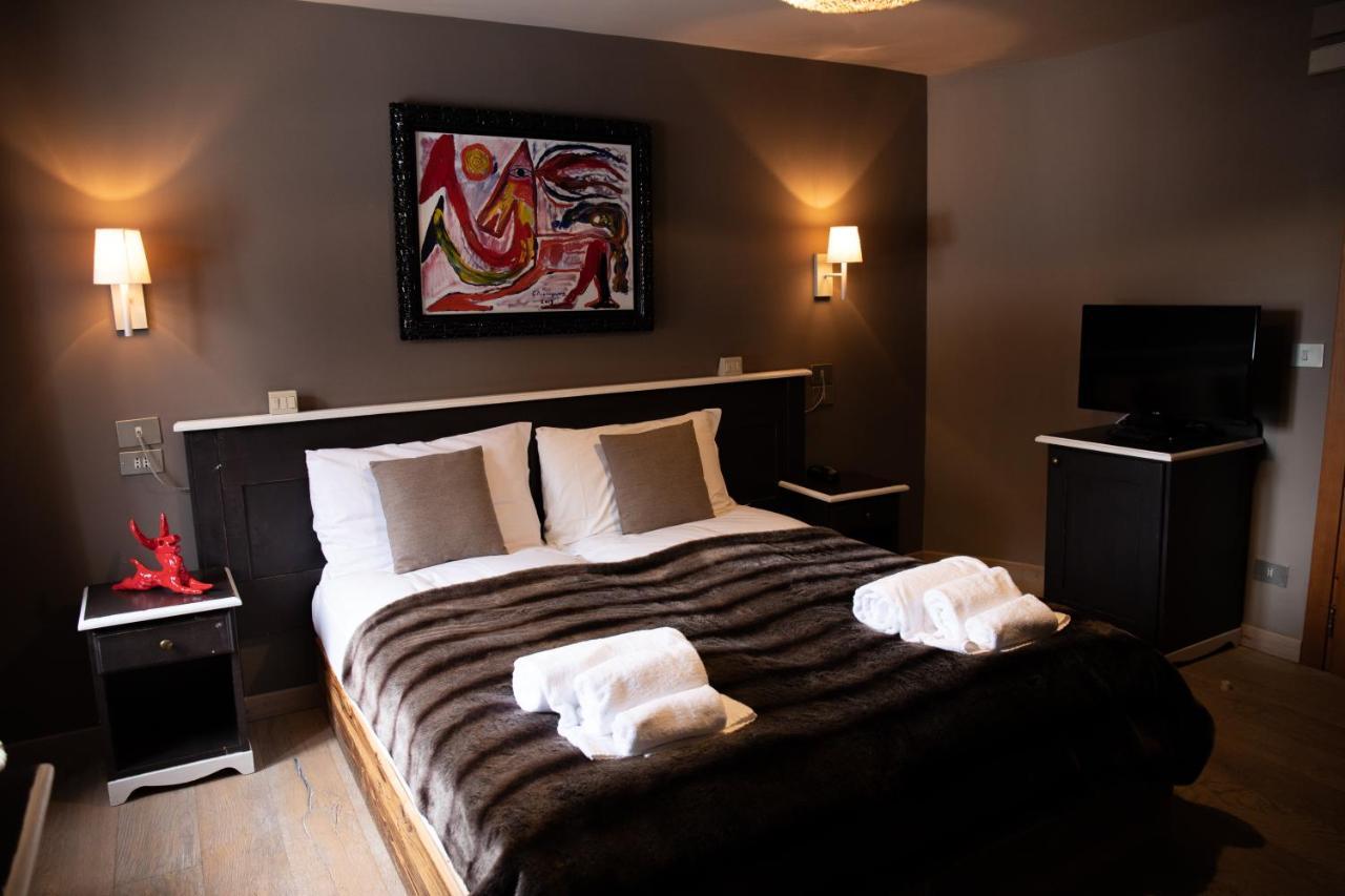 ברויל-קרוויניה Art Hotel Grivola מראה חיצוני תמונה