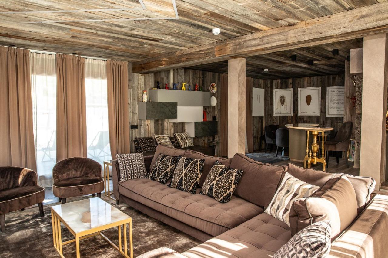 ברויל-קרוויניה Art Hotel Grivola מראה חיצוני תמונה