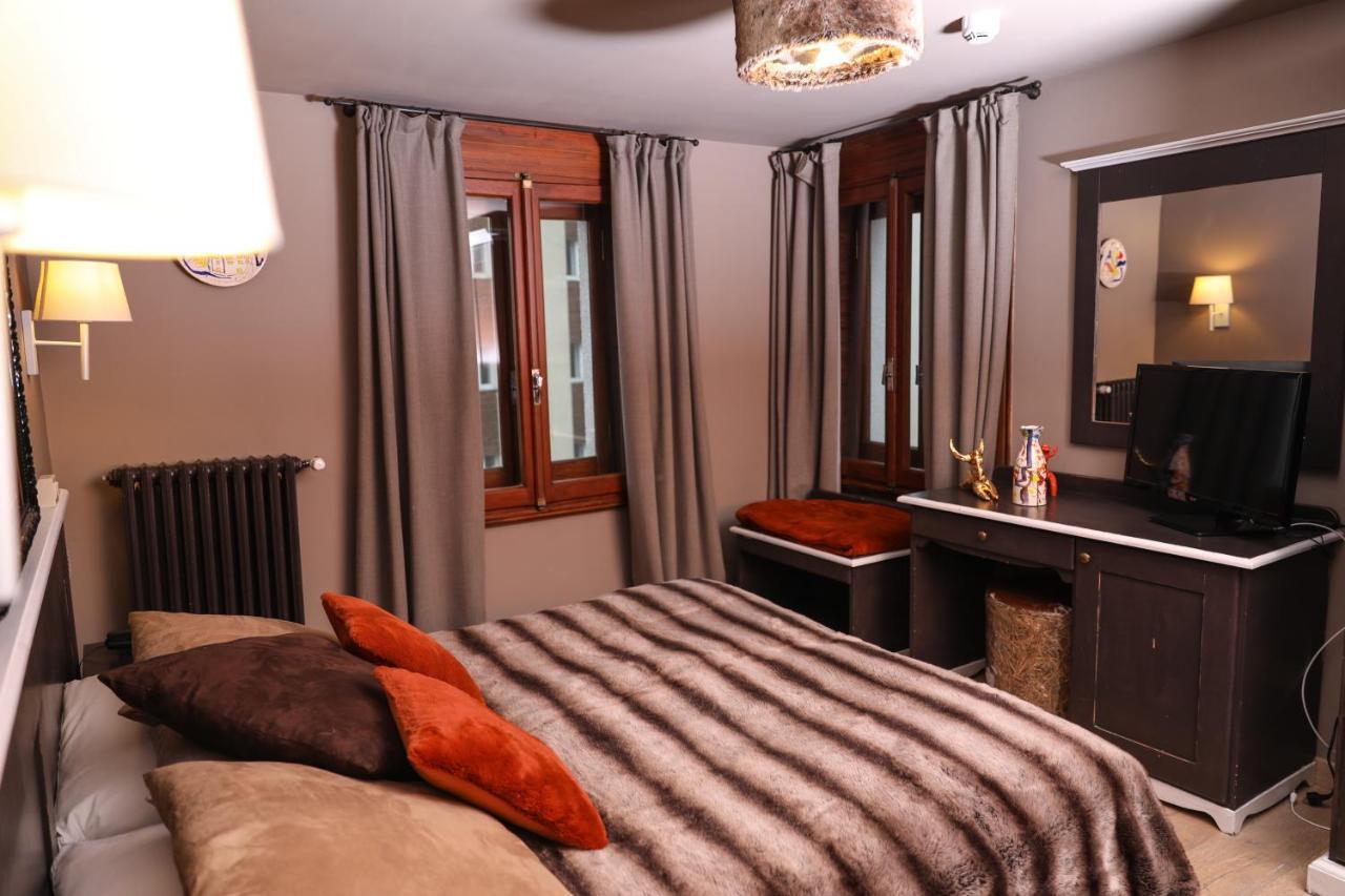 ברויל-קרוויניה Art Hotel Grivola מראה חיצוני תמונה