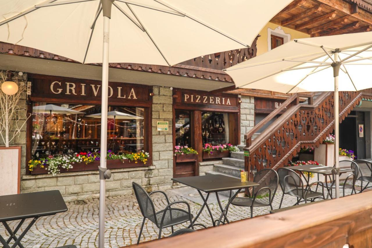 ברויל-קרוויניה Art Hotel Grivola מראה חיצוני תמונה